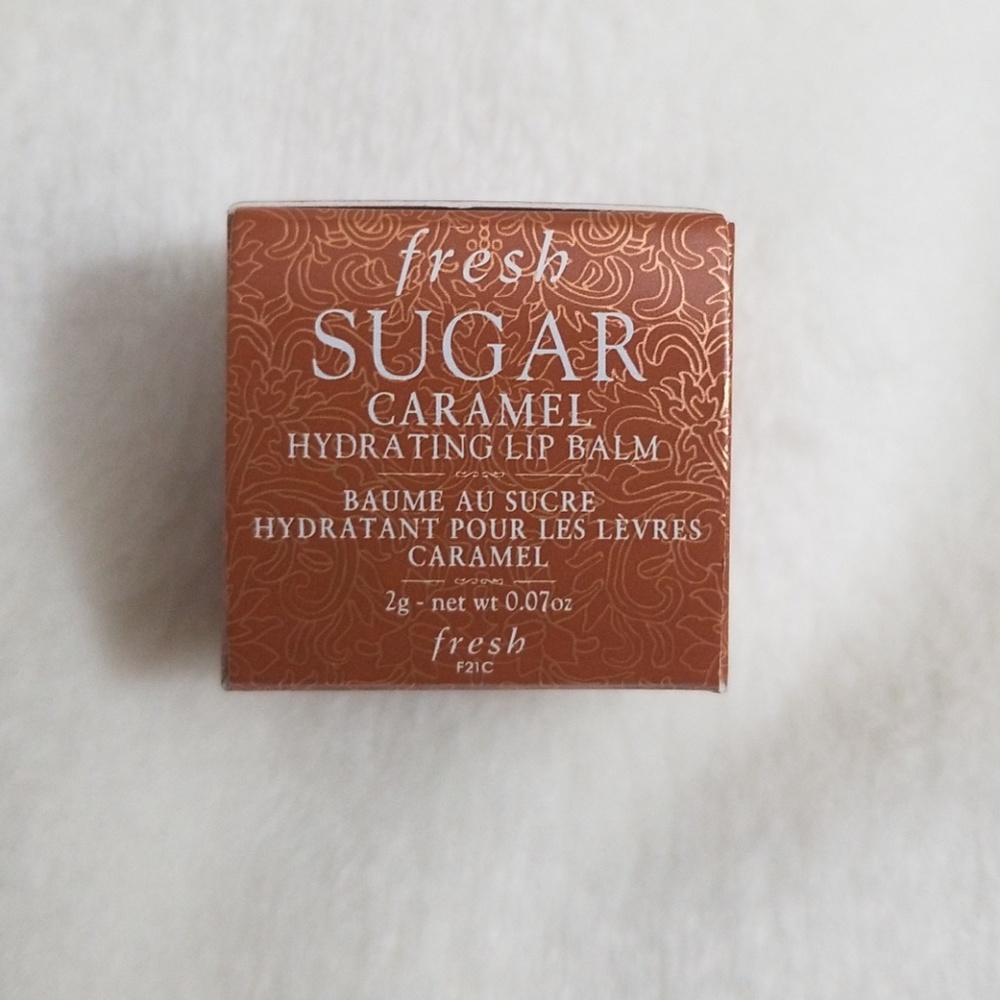 Fresh SUGAR CARAMEL HYDRATING LIP BALM